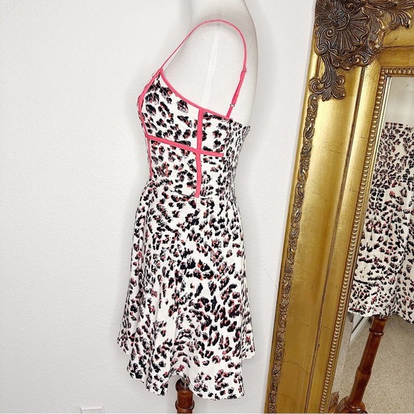 Parker Roland Leopard Animal Print Silk Fit & Flare Piped Dress Size Medium - Picture 6 of 12